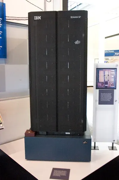 美国计算机历史博物馆展出的 IBM Deep Blue 机柜