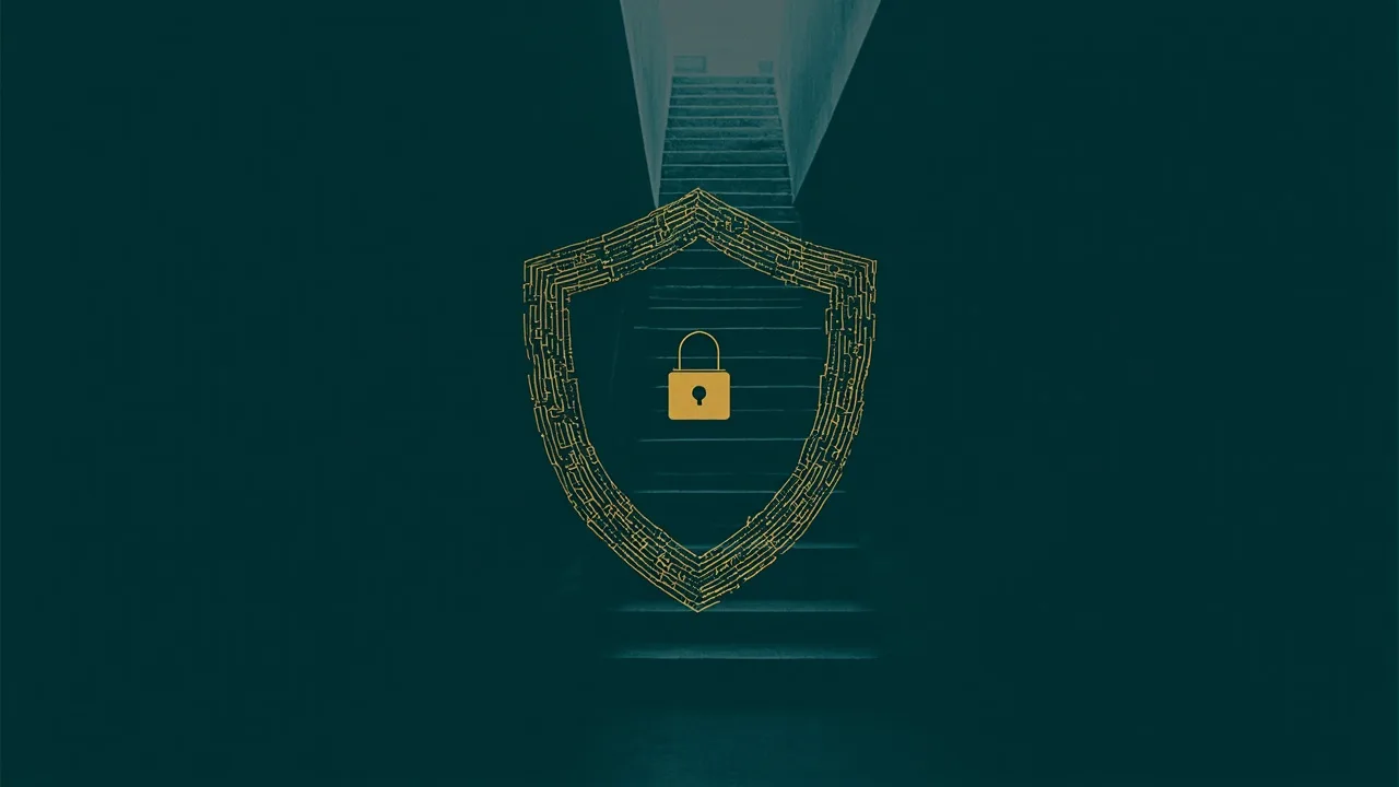 编辑插图：盾牌轮廓内代码与安全锁交织，背景是上升的阶梯